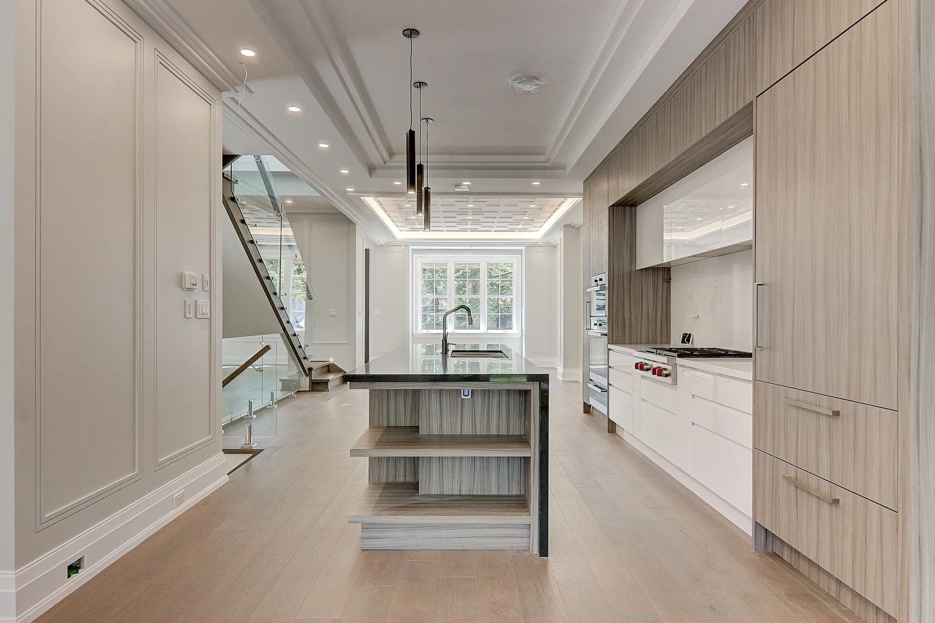 Horizontal millwork showcase