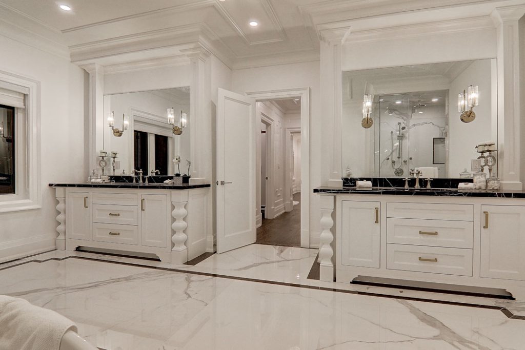 elegant white bathroom 